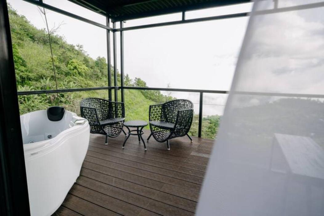Grey Rock Mountain Cabin W/ Jacuzzi Balamban Exterior photo