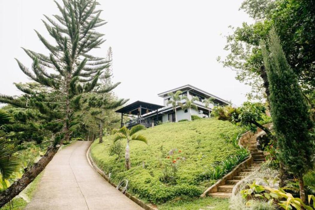 Grey Rock Mountain Cabin W/ Jacuzzi Balamban Exterior photo